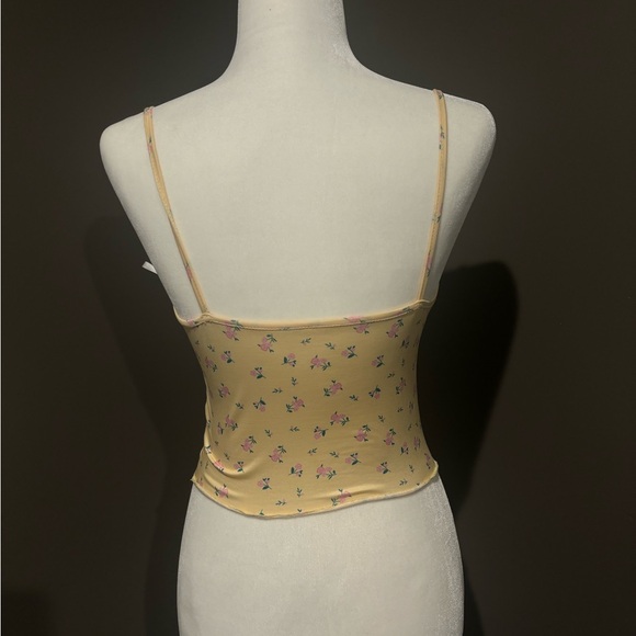Cute floral cropped tank - Picture 2 of 2